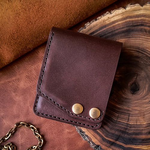 Vertical bifold wallet